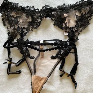 NWT Victoria's Secret Black Floral Lace Illusion Tulle Suspender and Thong Set